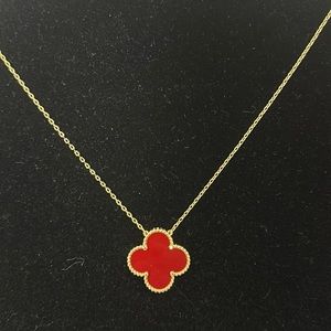 Big Clover Design Necklace